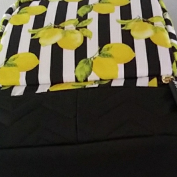 Lunch tote. Lemons!!! Hot item! - Picture 7 of 7